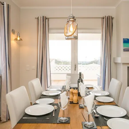 Modern Ocean-view Townhouse 4* Lagos