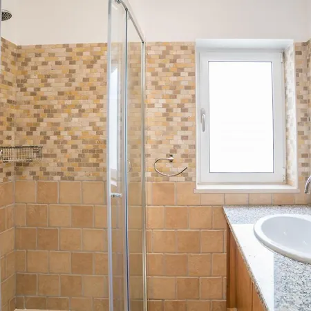 Modern Ocean-view Townhouse Hotel 4*