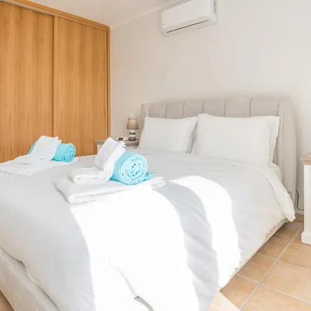 Modern Ocean-view Townhouse 4*