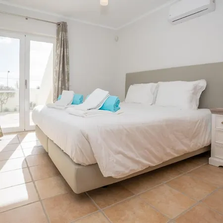 Modern Ocean-view Townhouse 4* Лагуш